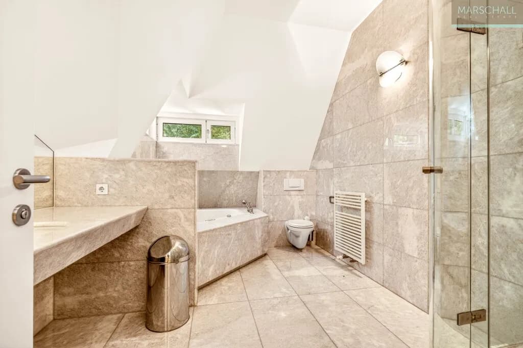 13-Zimmer-Immobilie mieten in Mödling – 569 m², € 14.300 – Bild 34 von 53