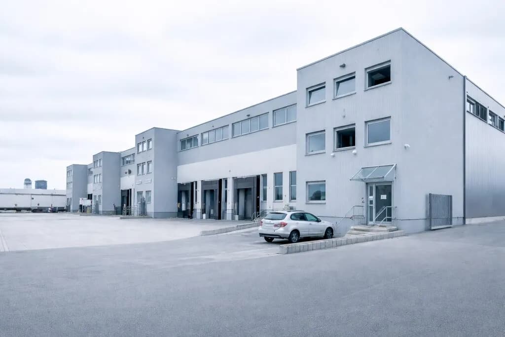 Gewerbeimmobilie mieten in Bruck an der Leitha – 1 314 m², € 19.988 – Bild 2 von 2