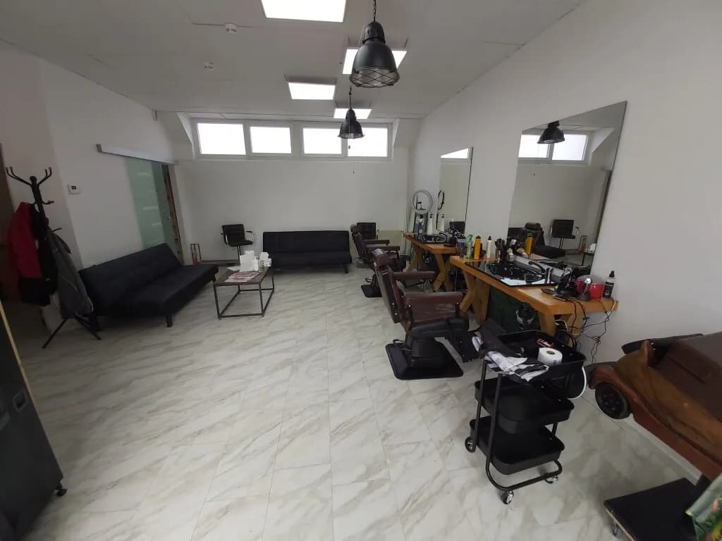 Gewerbeimmobilie mieten in Linz Land – 41 m², € 486 – Bild 1 von 8