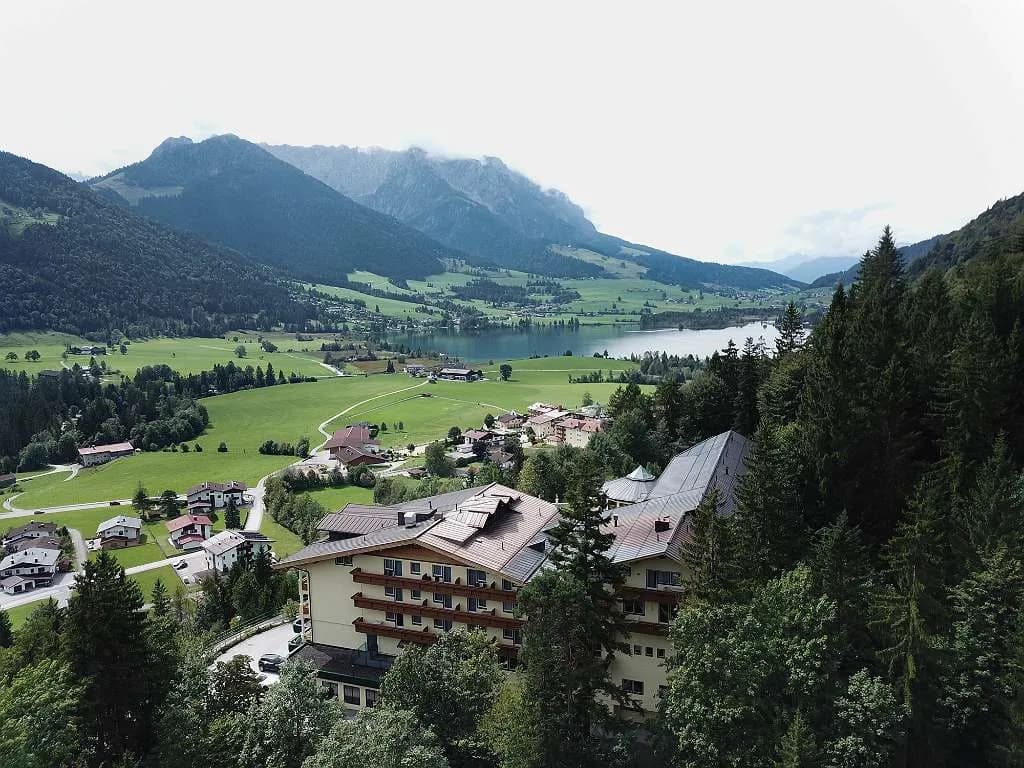 63-Zimmer-Gewerbeimmobilie kaufen in Kitzbühel – 6 612 m² – Bild 2 von 10