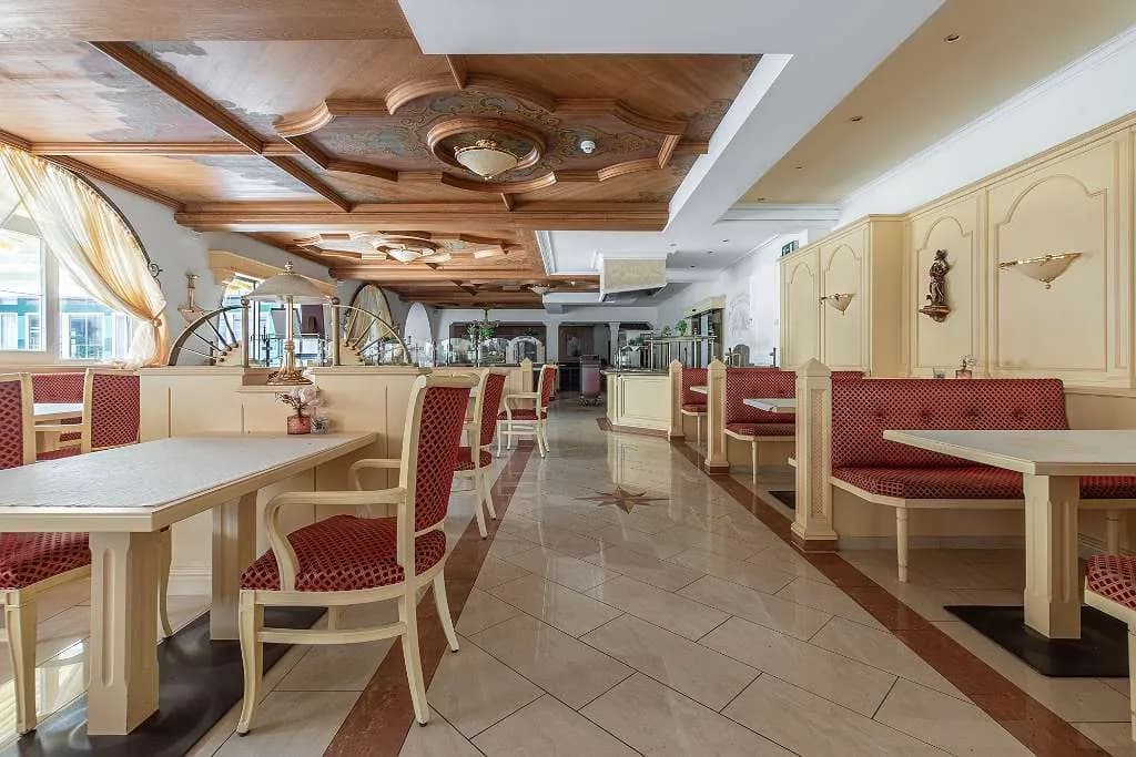 63-Zimmer-Gewerbeimmobilie kaufen in Kitzbühel – 6 612 m² – Bild 6 von 10