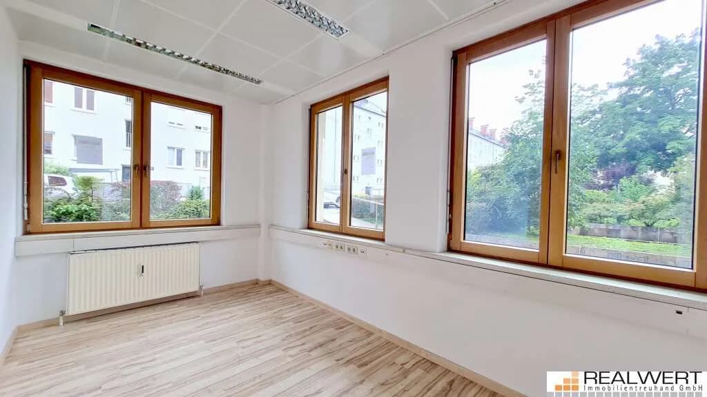 9-Zimmer-Gewerbeimmobilie mieten in Salzburg Stadt – 261 m², € 3.048 – Bild 3 von 8