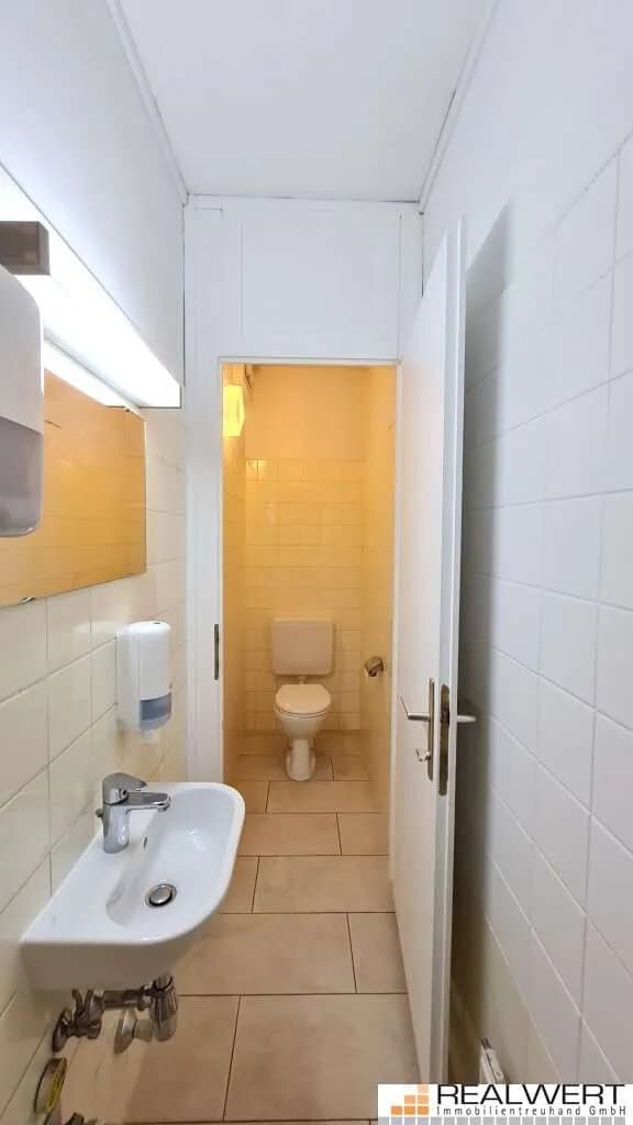 9-Zimmer-Gewerbeimmobilie mieten in Salzburg Stadt – 261 m², € 3.048 – Bild 6 von 8