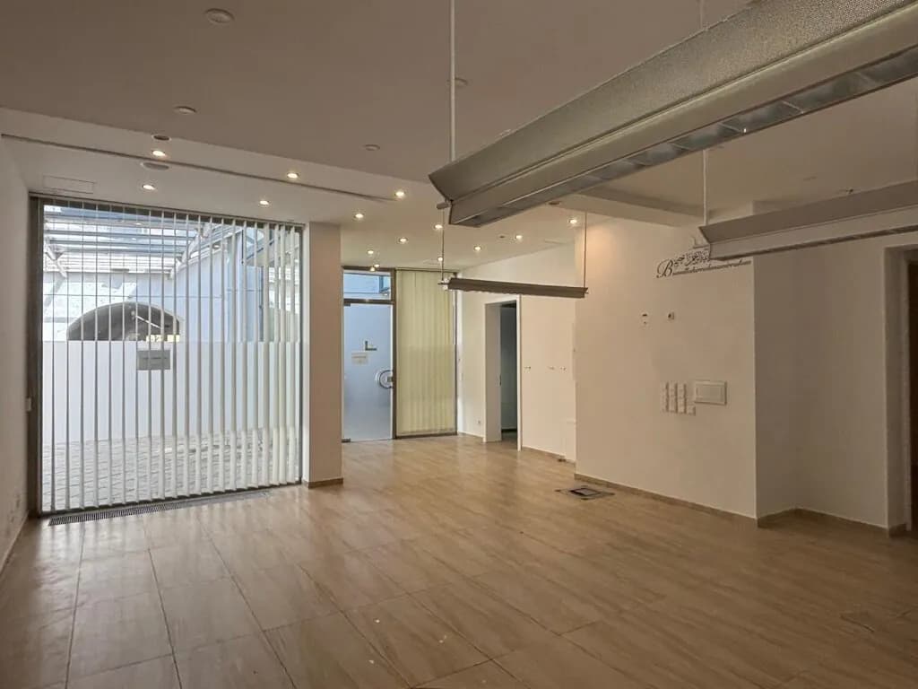 6-Zimmer-Gewerbeimmobilie mieten in Tulln – 188 m², € 1.316