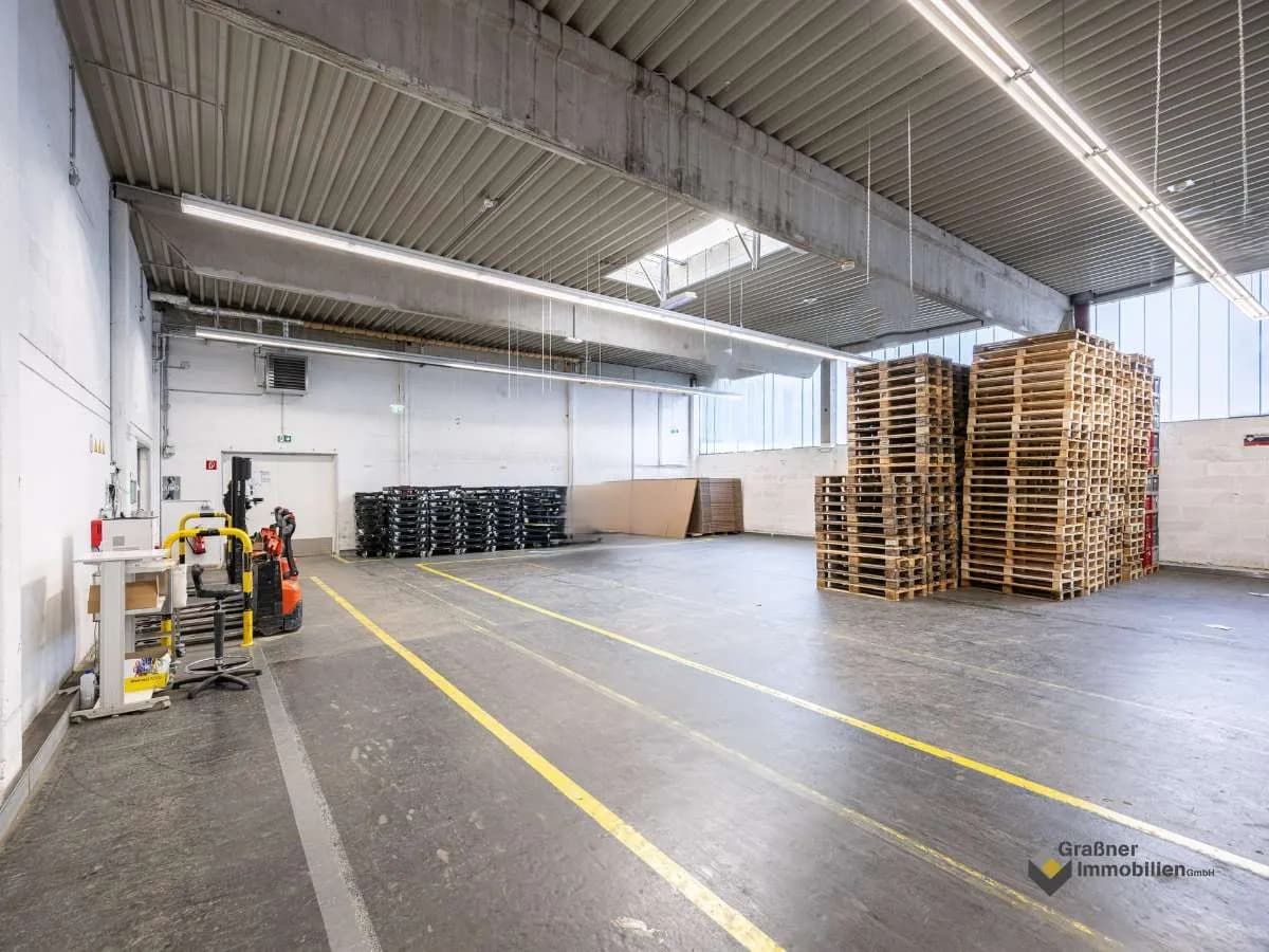 Gewerbeimmobilie mieten in Wien – 6 518 m², € 6 – Bild 1 von 5