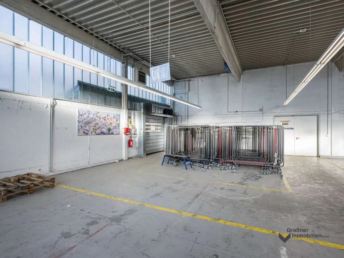 Gewerbeimmobilie mieten in Wien – 6 518 m², € 6 – Bild 2 von 5