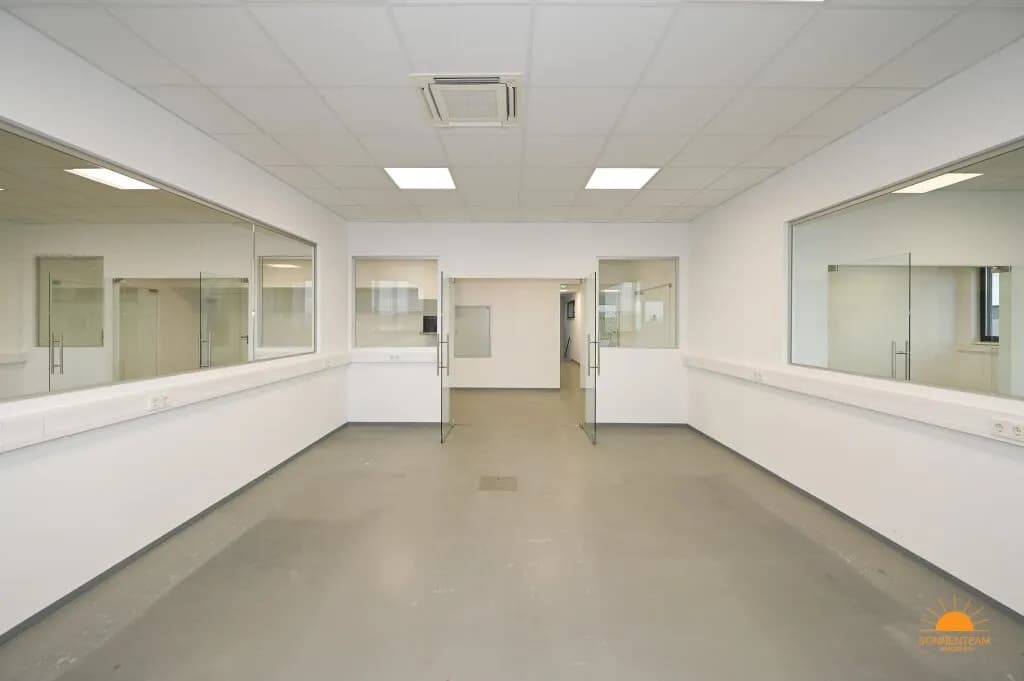 5-Zimmer-Gewerbeimmobilie mieten in Baden – 278 m², € 3.000 – Bild 2 von 18