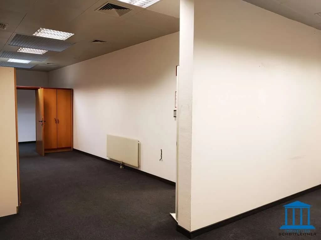 Gewerbeimmobilie mieten in Wiener Neustadt – 49 m², € 302