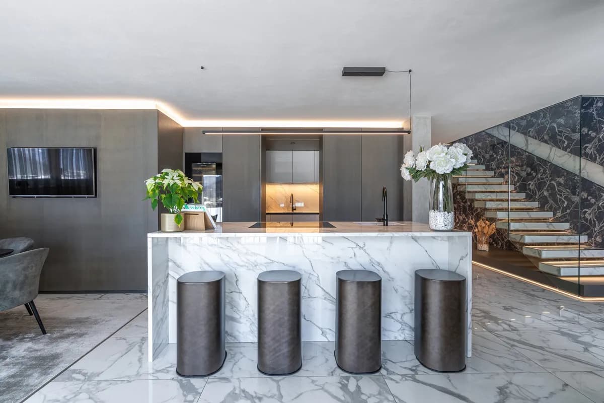 5-Zimmer-Haus kaufen in Kitzbühel – 240 m², € 1.875.000 – Bild 4 von 12