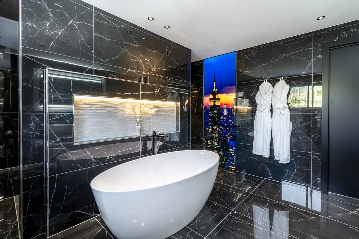 5-Zimmer-Haus kaufen in Kitzbühel – 240 m², € 1.875.000 – Bild 7 von 12