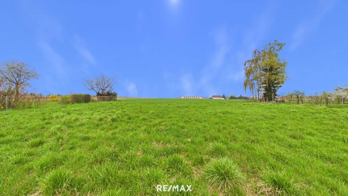Grundstück kaufen in Linz Land – 2 187 m², € 1.749.600 – Bild 1 von 5