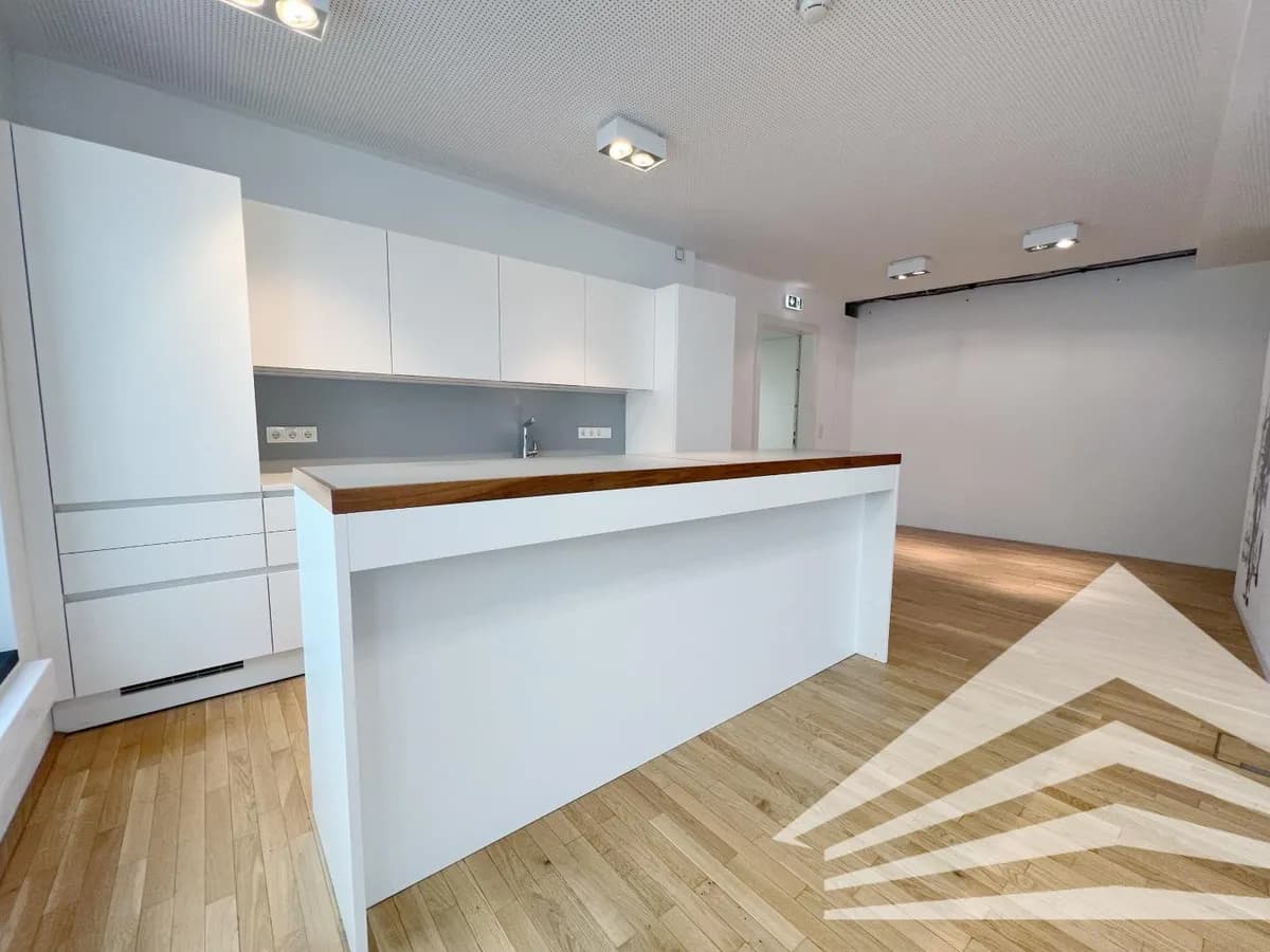 4-Zimmer-Gewerbeimmobilie mieten in Linz – 245 m², € 5.819 – Bild 2 von 11