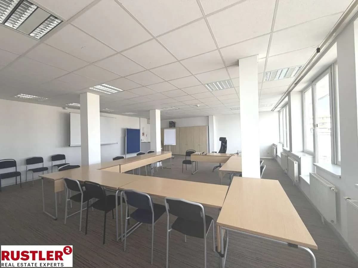 9-Zimmer-Gewerbeimmobilie mieten in Mödling – 377 m², € 7.669