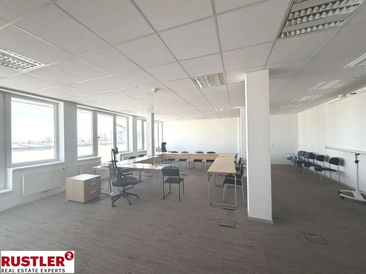 6-Zimmer-Gewerbeimmobilie mieten in Mödling – 250 m², € 5.340 – Bild 1 von 5