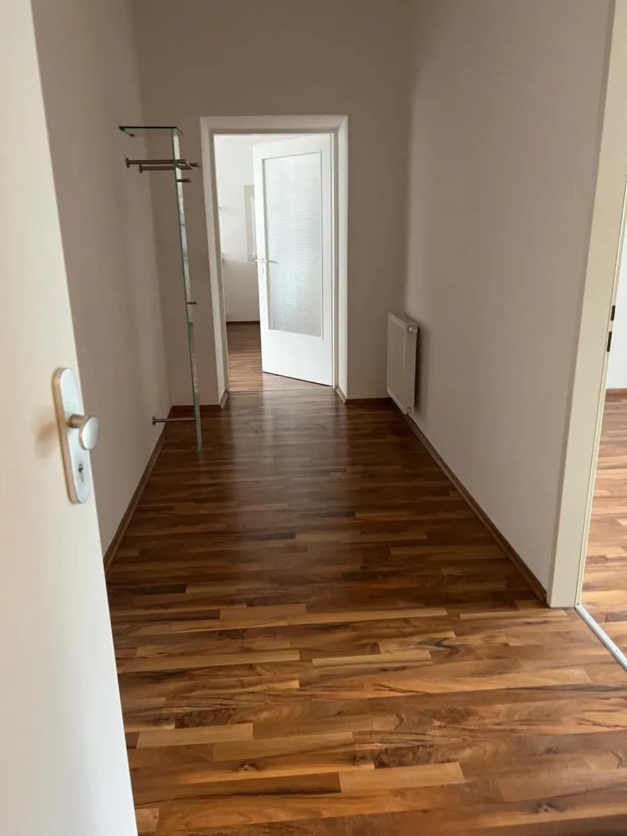 Wohnung mieten in Linz – 90 m², € 911 – Bild 2 von 8