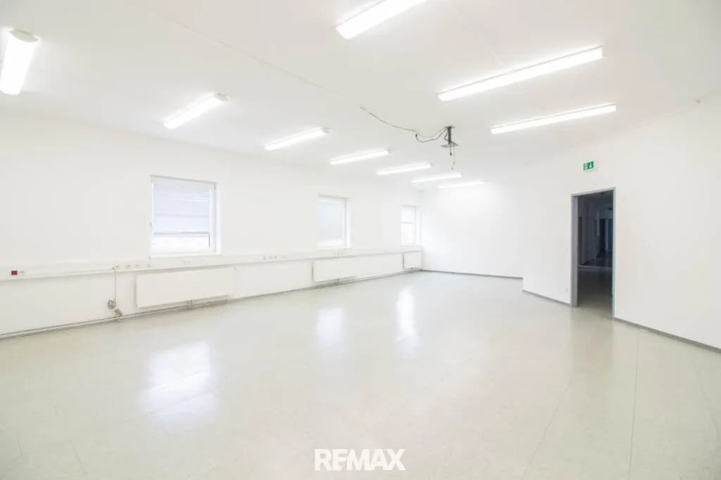7-Zimmer-Gewerbeimmobilie mieten in Kirchdorf an der Krems – 307 m², € 2.449 – Bild 7 von 10