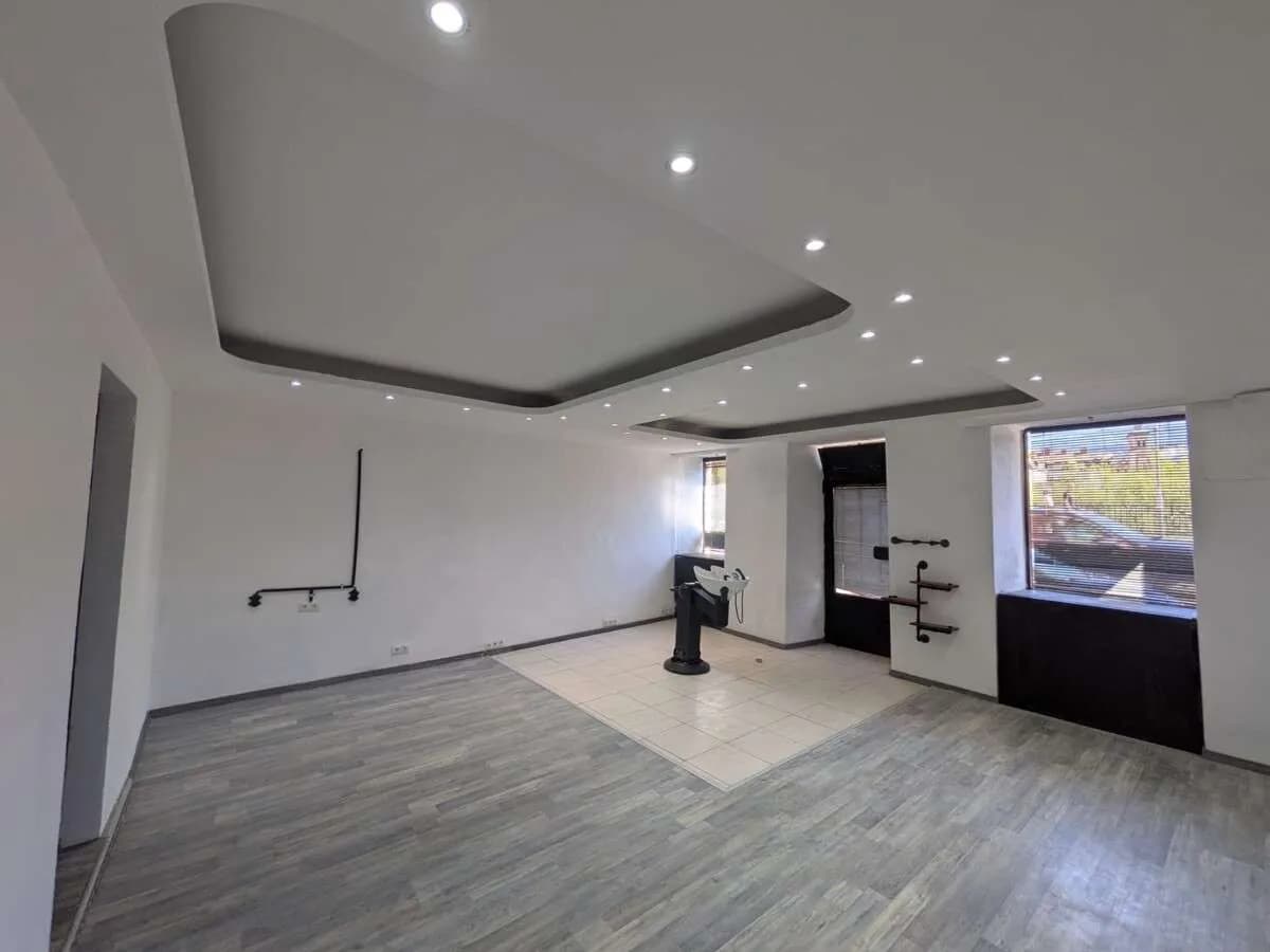 Gewerbeimmobilie mieten in Innsbruck – 50 m², € 1.500 – Bild 2 von 6