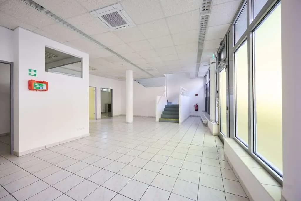 Gewerbeimmobilie mieten in Steyr – 150 m², € 1.956 – Bild 2 von 25