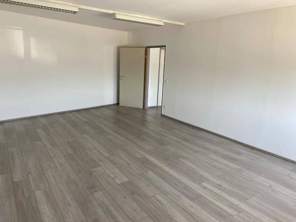 3-Zimmer-Gewerbeimmobilie mieten in Linz – 104 m², € 1.658 – Bild 7 von 13