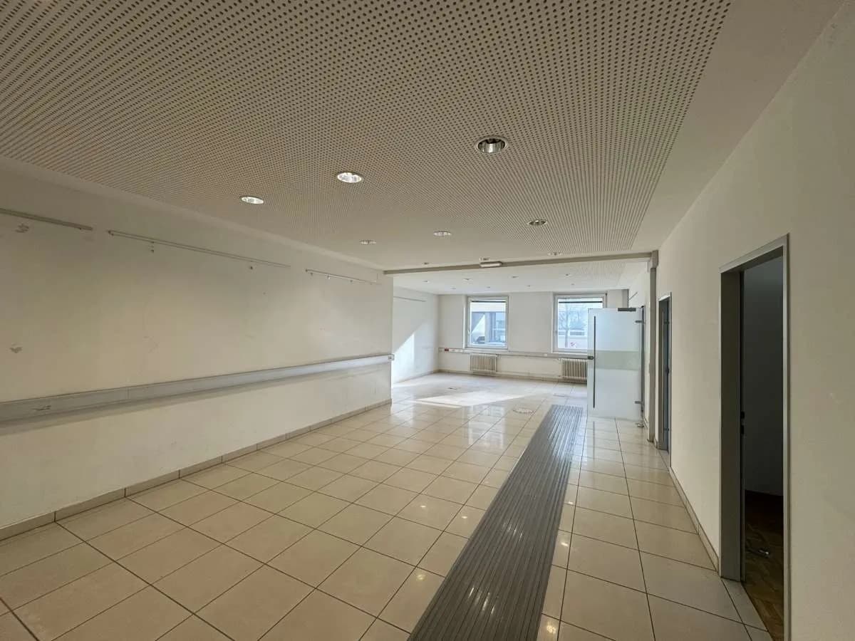 7-Zimmer-Gewerbeimmobilie mieten in Leoben – 245 m², € 2.034