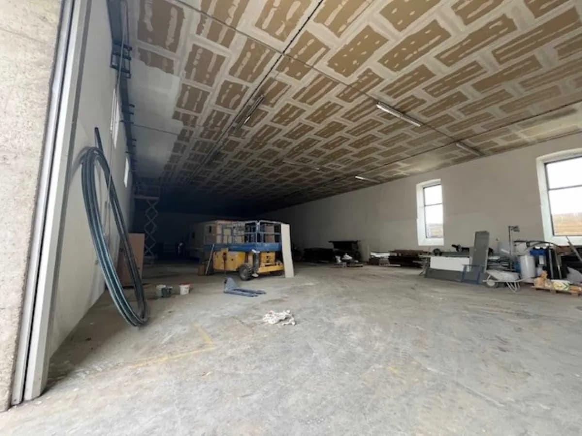 Gewerbeimmobilie mieten in Bruck an der Leitha – 2 000 m² – Bild 5 von 19