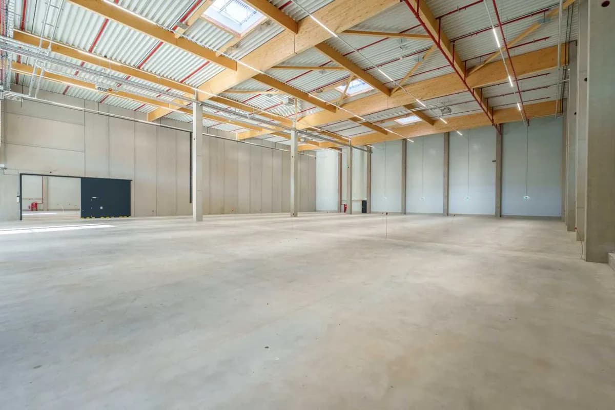 Gewerbeimmobilie mieten in Bruck an der Leitha – 2 356 m², € 7 – Bild 5 von 15
