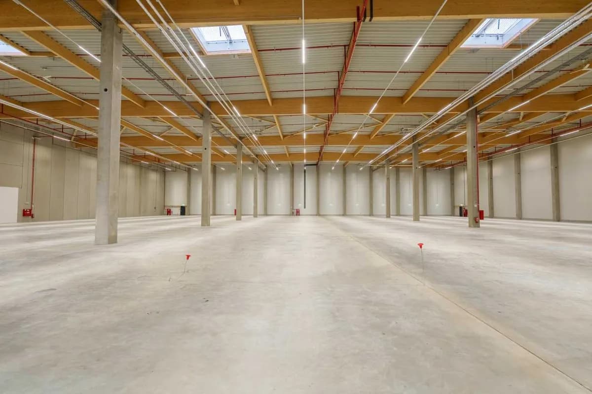 Gewerbeimmobilie mieten in Bruck an der Leitha – 2 356 m², € 7 – Bild 8 von 15