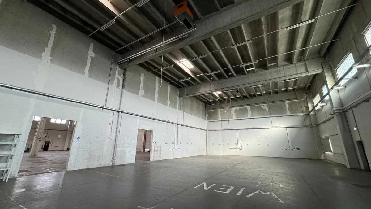 Gewerbeimmobilie mieten in Mödling – 585 m², € 10