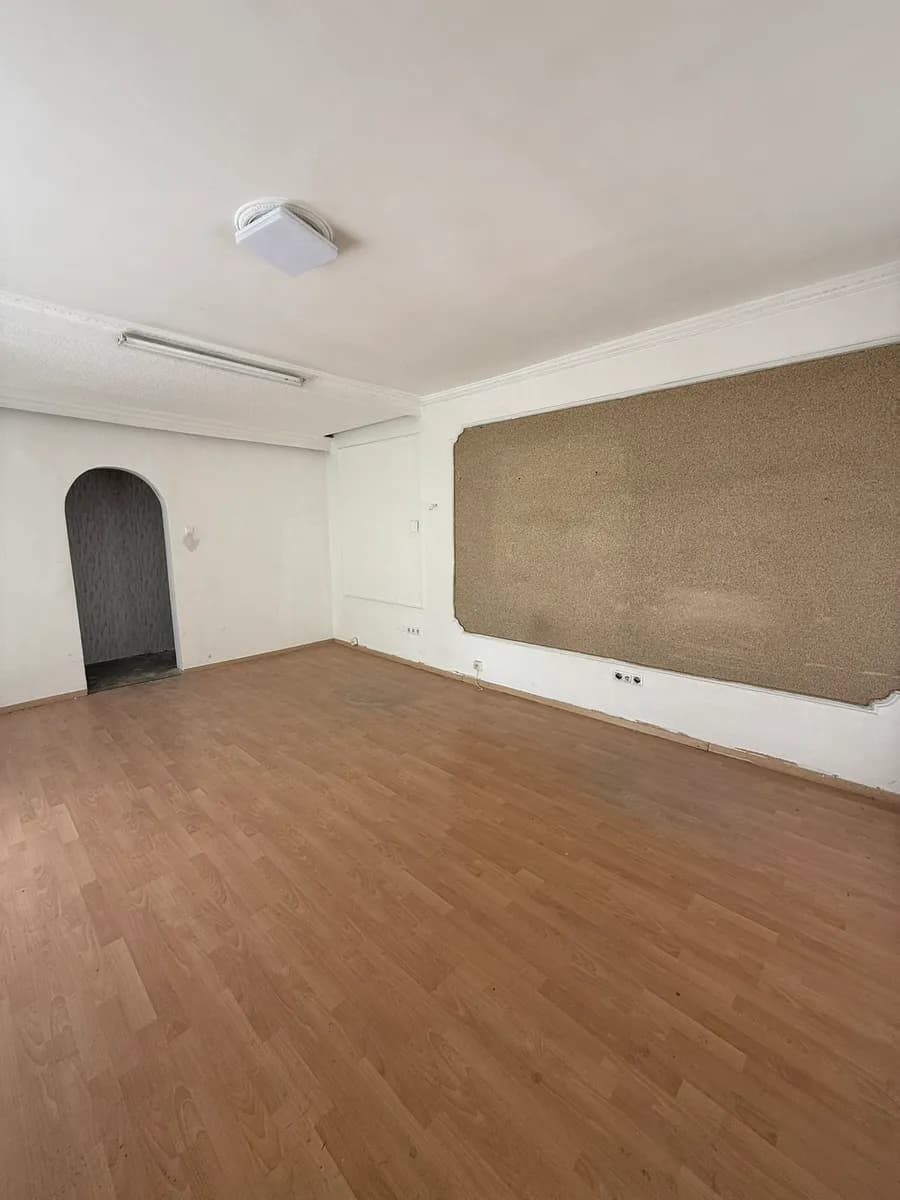 Gewerbeimmobilie mieten in Wien – 200 m², € 1.400 – Bild 3 von 18