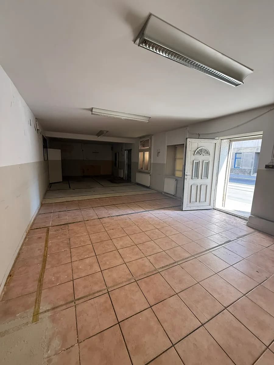 Gewerbeimmobilie mieten in Wien – 200 m², € 1.400 – Bild 7 von 18