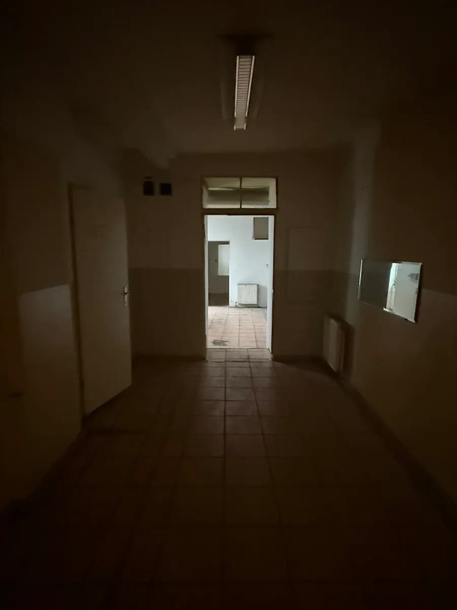 Gewerbeimmobilie mieten in Wien – 200 m², € 1.400 – Bild 10 von 18