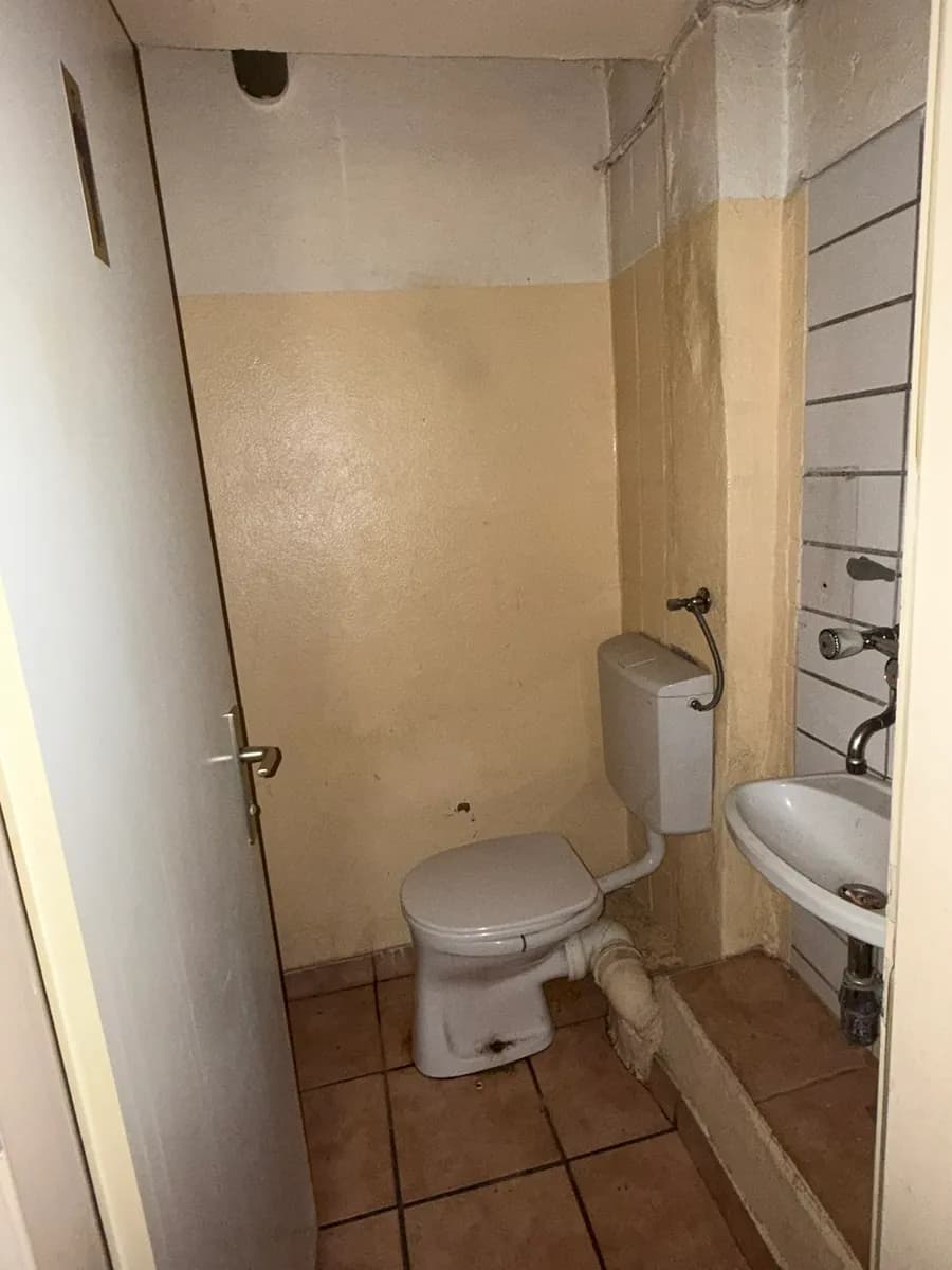 Gewerbeimmobilie mieten in Wien – 200 m², € 1.400 – Bild 11 von 18