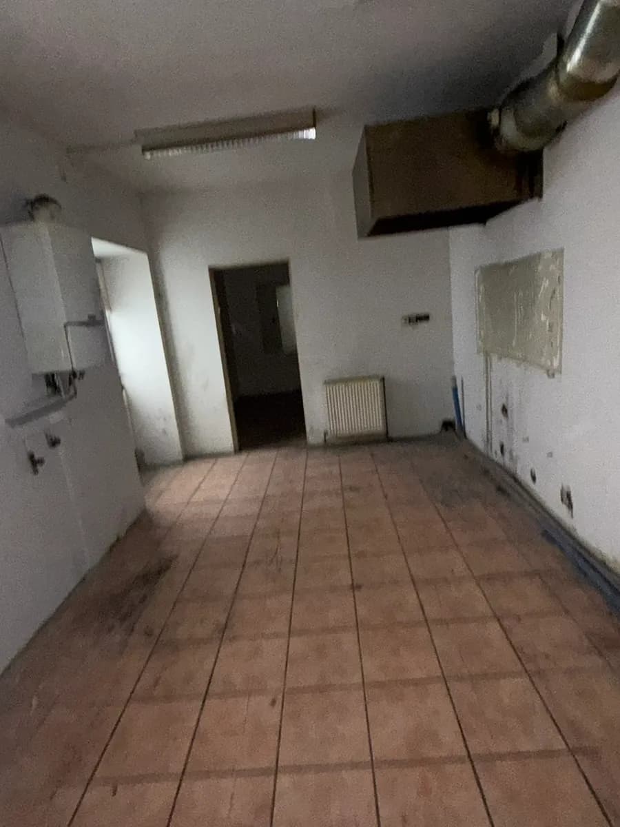 Gewerbeimmobilie mieten in Wien – 200 m², € 1.400 – Bild 12 von 18