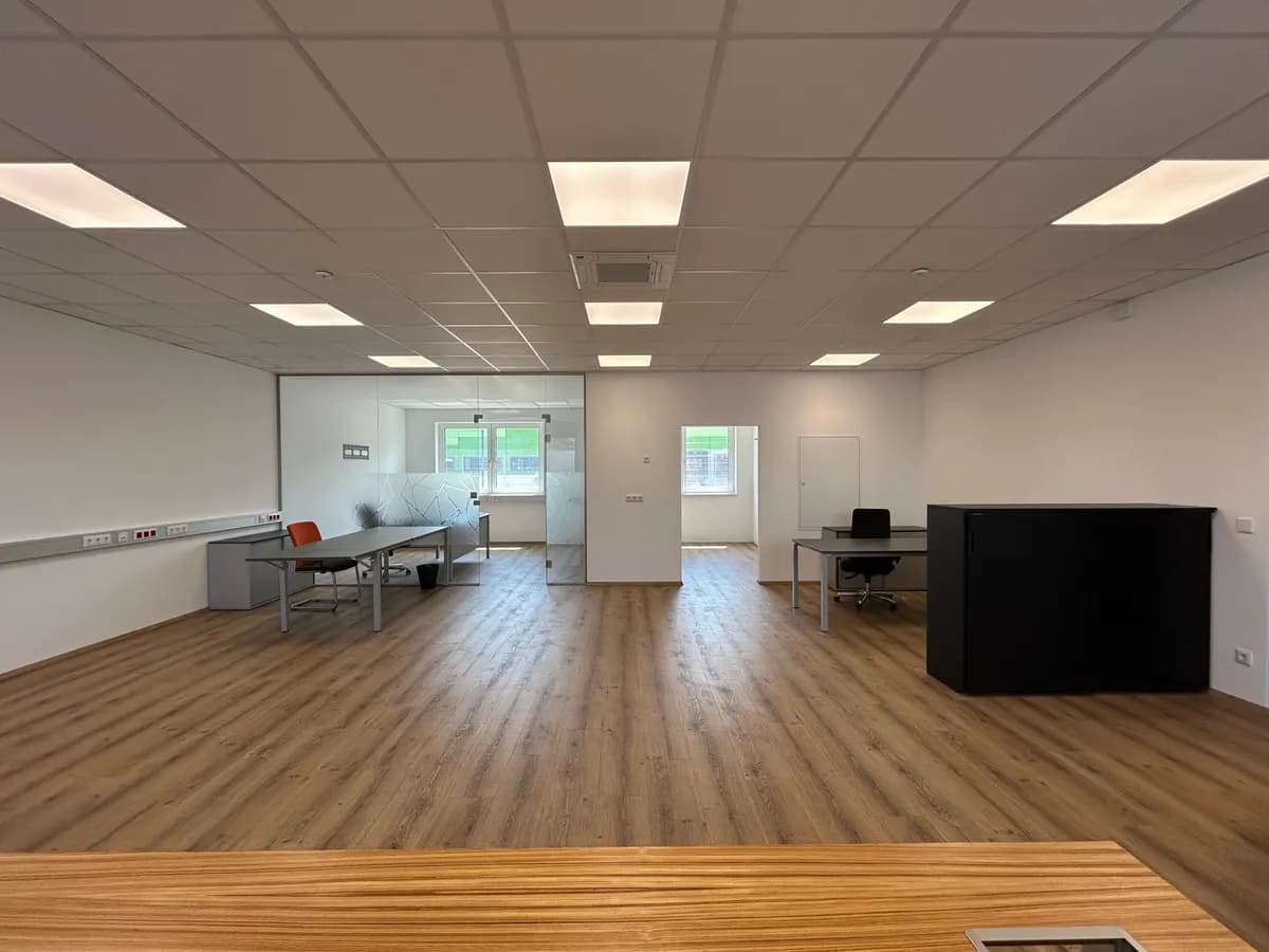 2-Zimmer-Gewerbeimmobilie mieten in Baden – 109 m², € 1.733 – Bild 4 von 14