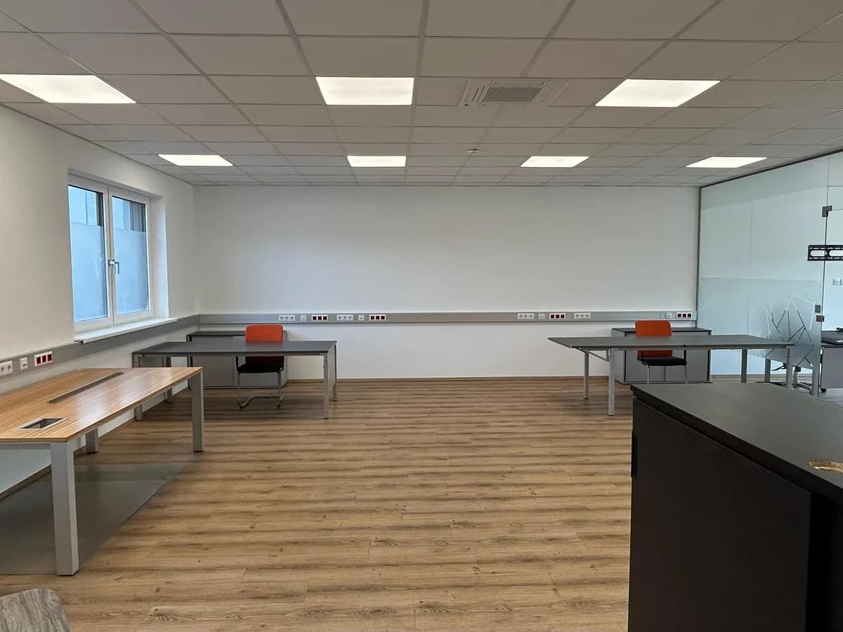 2-Zimmer-Gewerbeimmobilie mieten in Baden – 109 m², € 1.733 – Bild 5 von 14