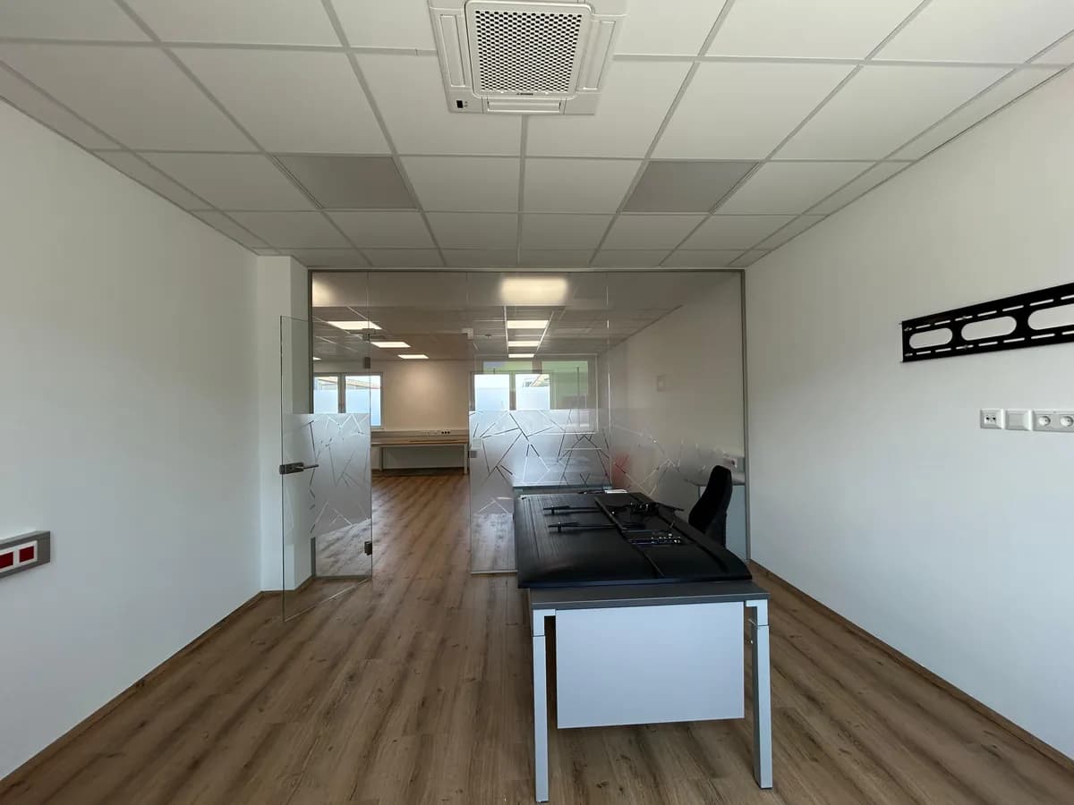 2-Zimmer-Gewerbeimmobilie mieten in Baden – 109 m², € 1.733 – Bild 8 von 14