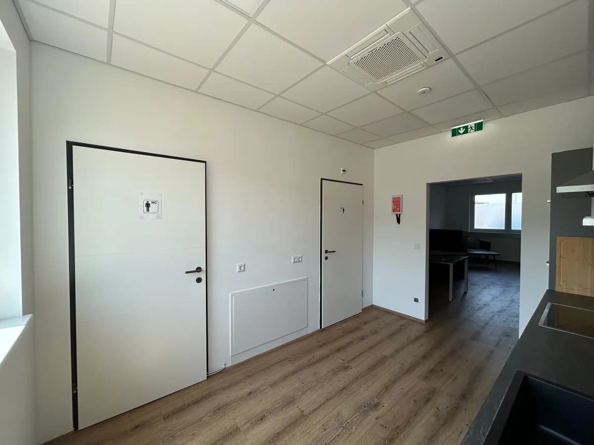 2-Zimmer-Gewerbeimmobilie mieten in Baden – 109 m², € 1.733 – Bild 14 von 14