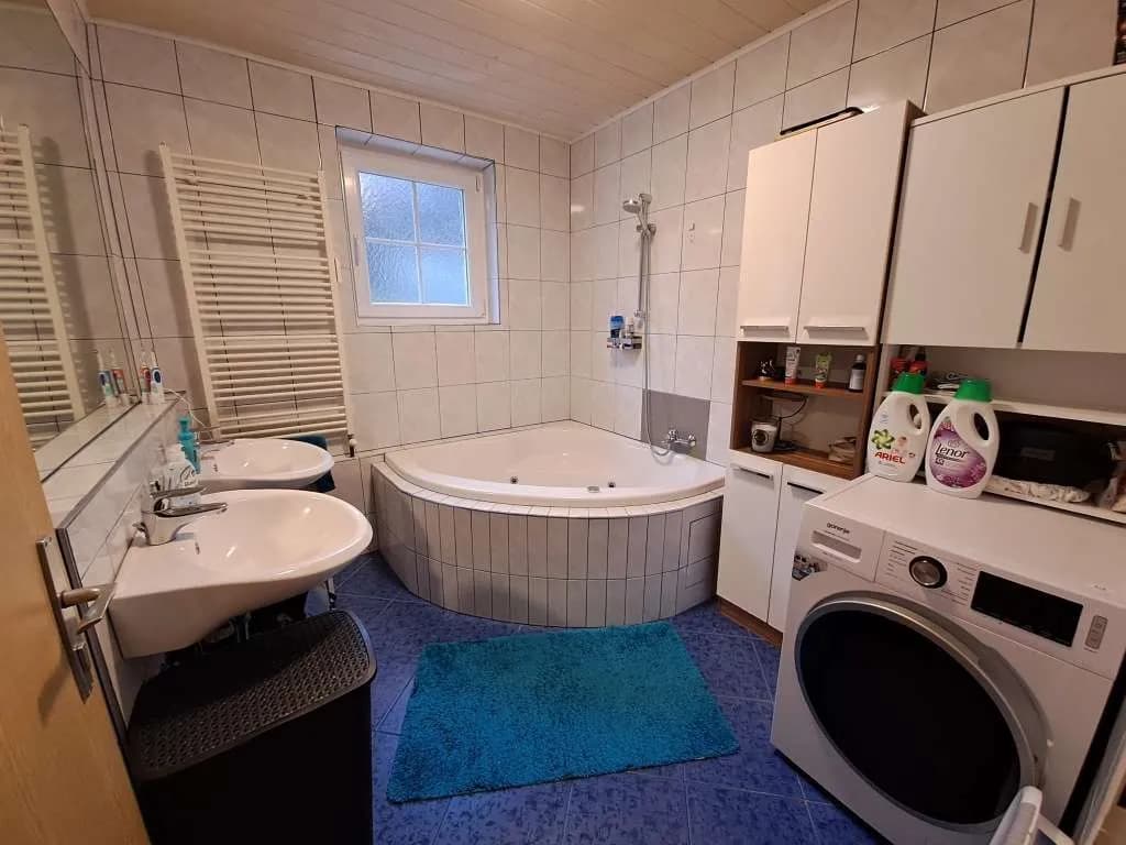 5-Zimmer-Wohnung mieten in Neunkirchen – 124 m², € 1.090 – Bild 4 von 22