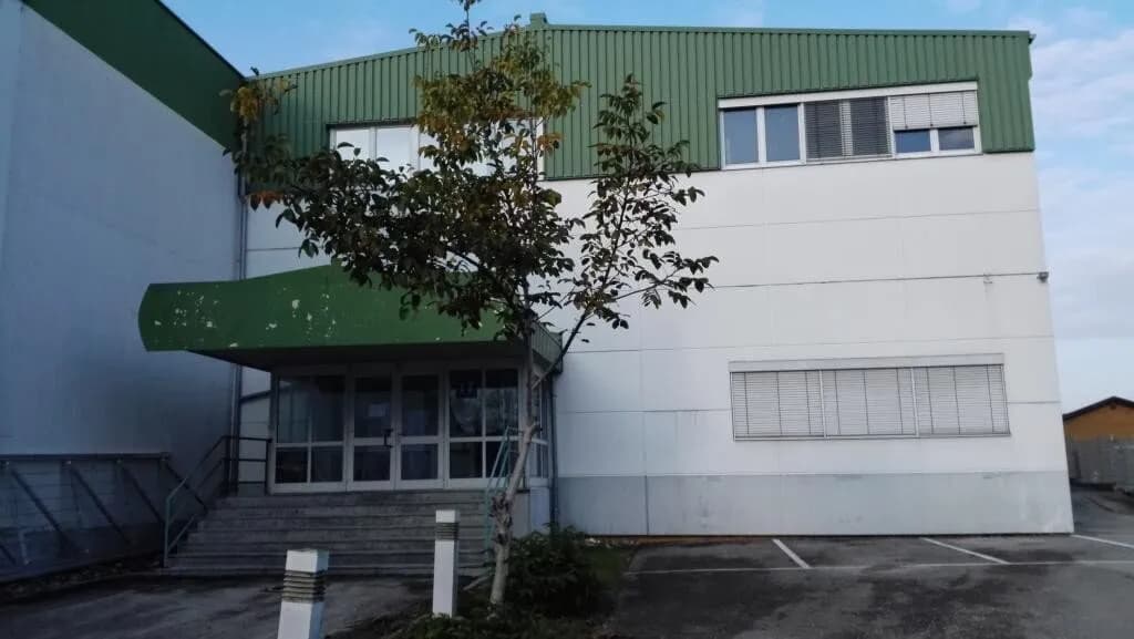 Gewerbeimmobilie mieten in Amstetten – 50 m², € 213 – Bild 23 von 26