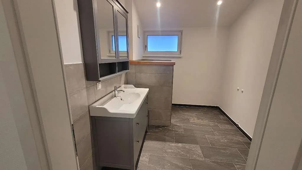 3-Zimmer-Gewerbeimmobilie mieten in Salzburg-Umgebung – 100 m², € 1.200 – Bild 7 von 9