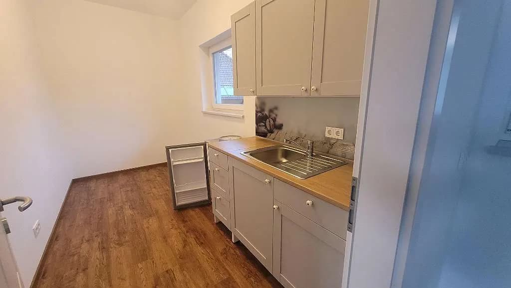 3-Zimmer-Gewerbeimmobilie mieten in Salzburg-Umgebung – 100 m², € 1.200 – Bild 8 von 9