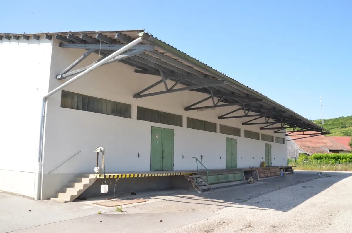 Gewerbeimmobilie mieten in Korneuburg – 1 500 m², € 5