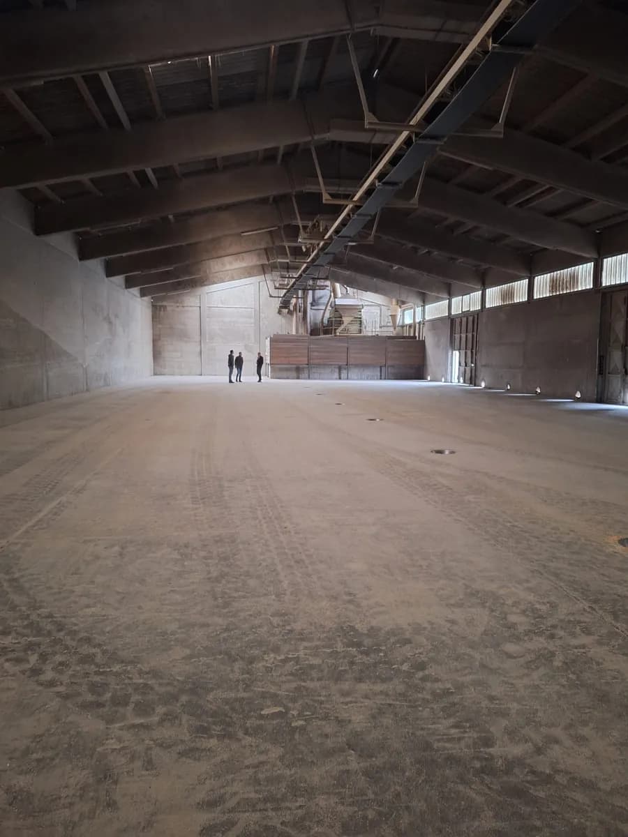 Gewerbeimmobilie mieten in Korneuburg – 1 500 m², € 5 – Bild 3 von 10