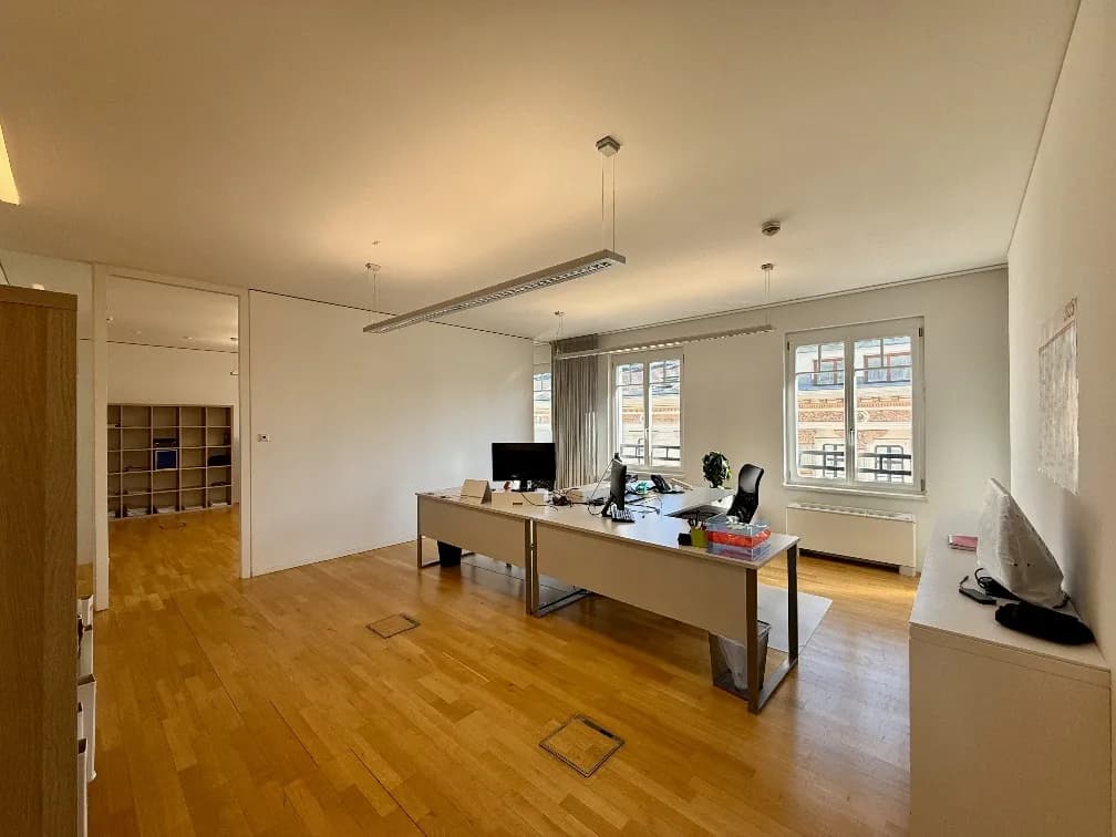 8-Zimmer-Gewerbeimmobilie mieten in Wien – 294 m², € 7.741