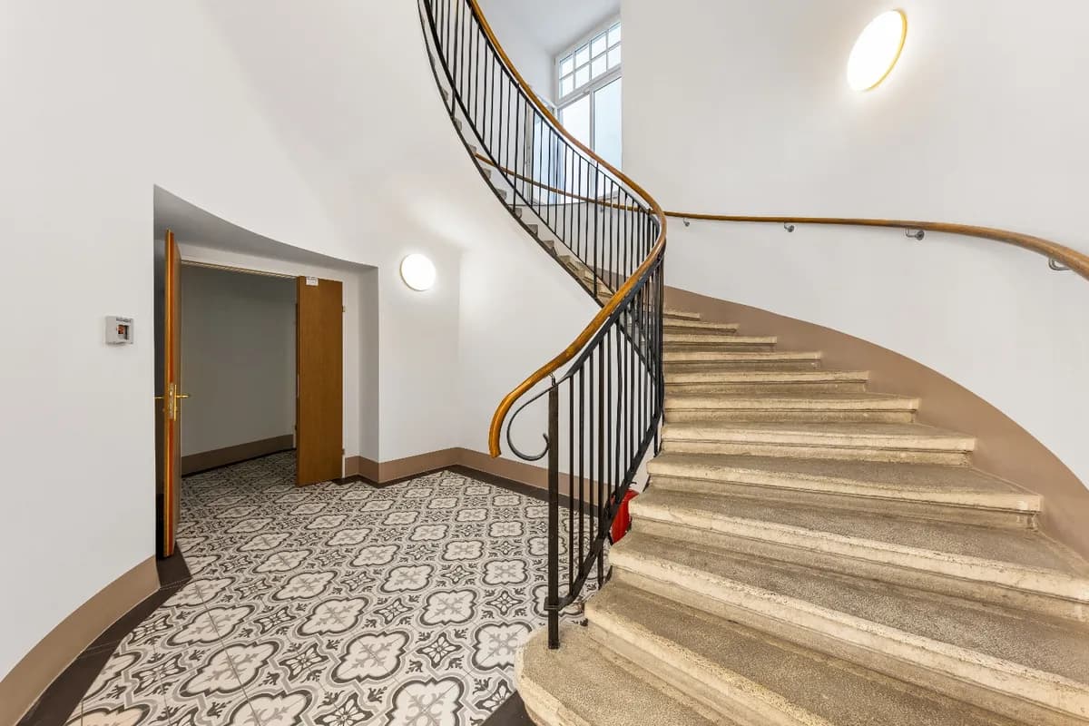 8-Zimmer-Gewerbeimmobilie mieten in Wien – 294 m², € 7.741 – Bild 28 von 29
