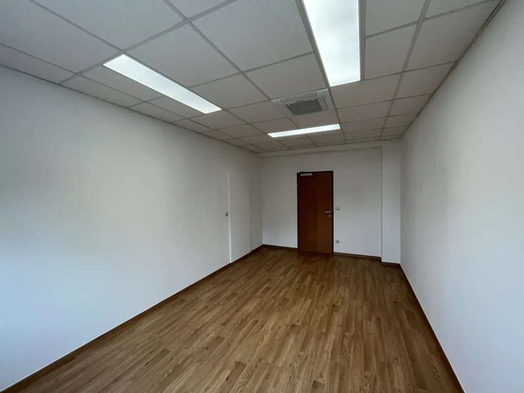 1-Zimmer-Gewerbeimmobilie mieten in Baden – 21 m², € 306 – Bild 3 von 4