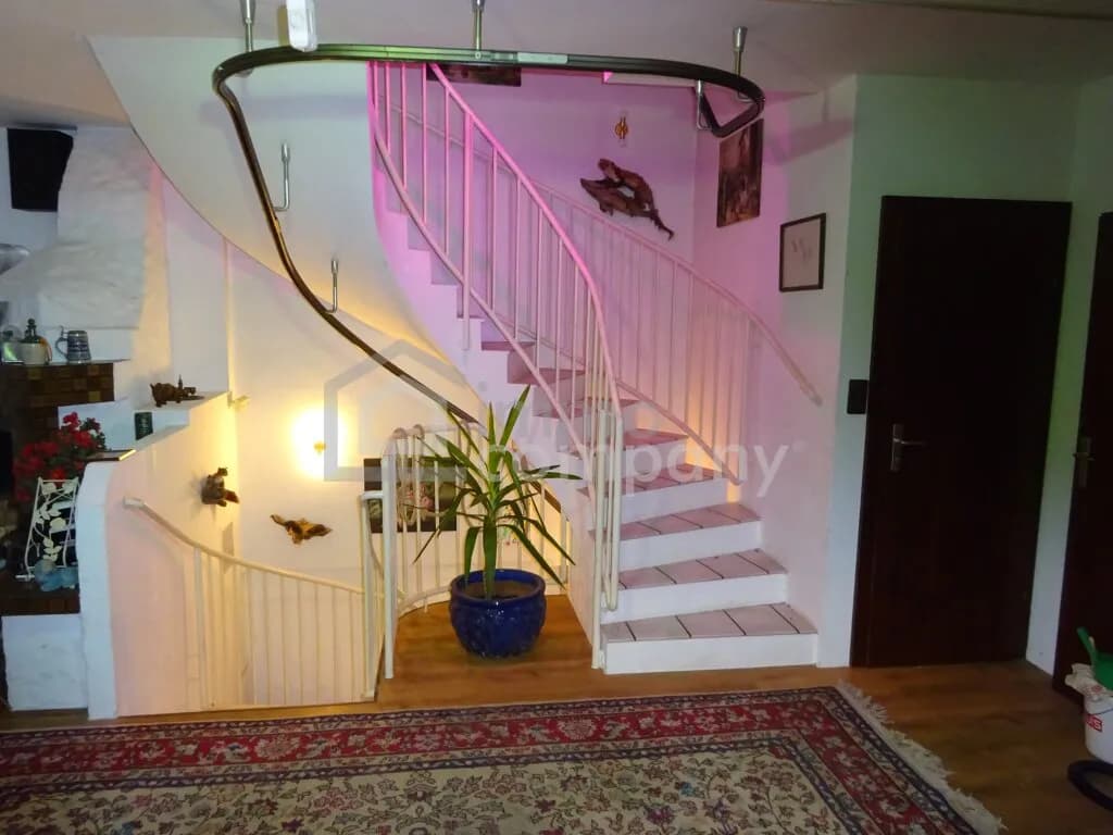 10-Zimmer-Haus kaufen in Wien – 360 m², € 1.298.000 – Bild 2 von 12
