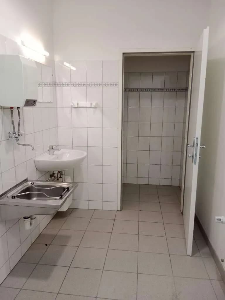 Gewerbeimmobilie mieten in Neunkirchen – 200 m², € 1.532 – Bild 5 von 7