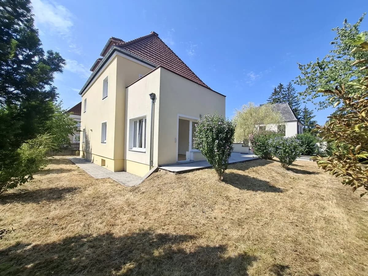 7-Zimmer-Haus mieten in Steyr – 190 m², € 2.026