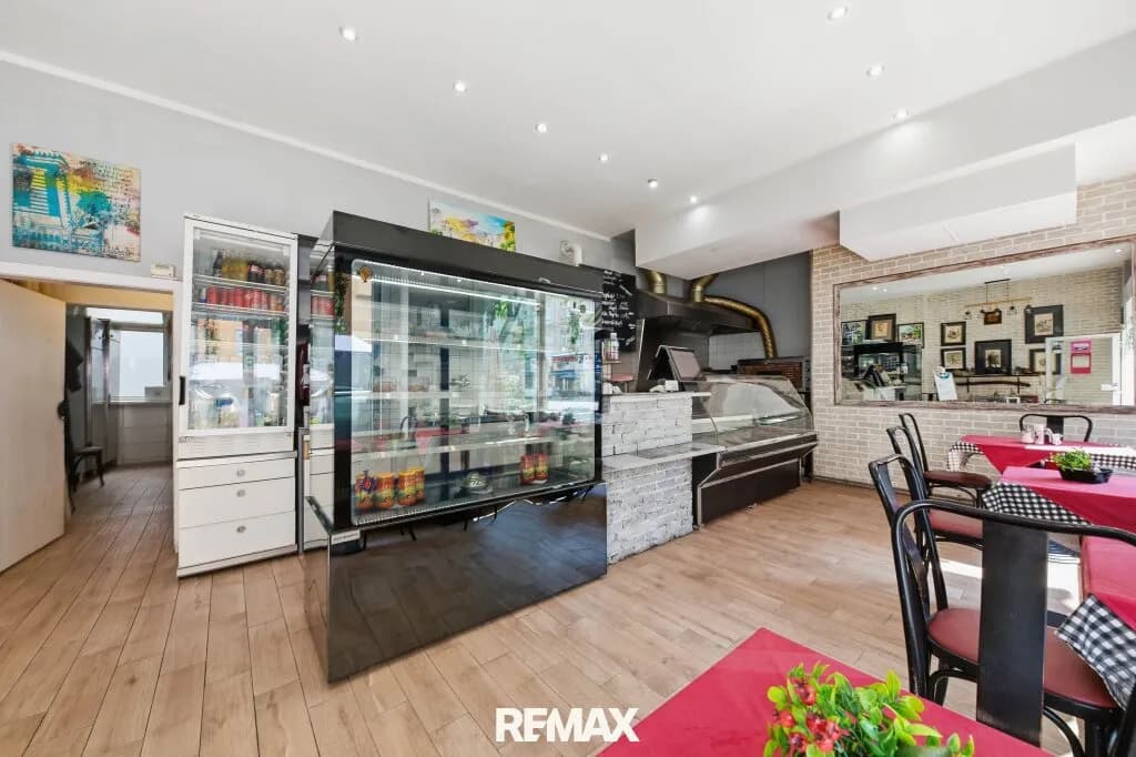 Gewerbeimmobilie kaufen in Wien – 65 m², € 340.000
